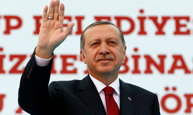 EU-Turkey visa deal on brink as Erdoğan refuses to change terror laws