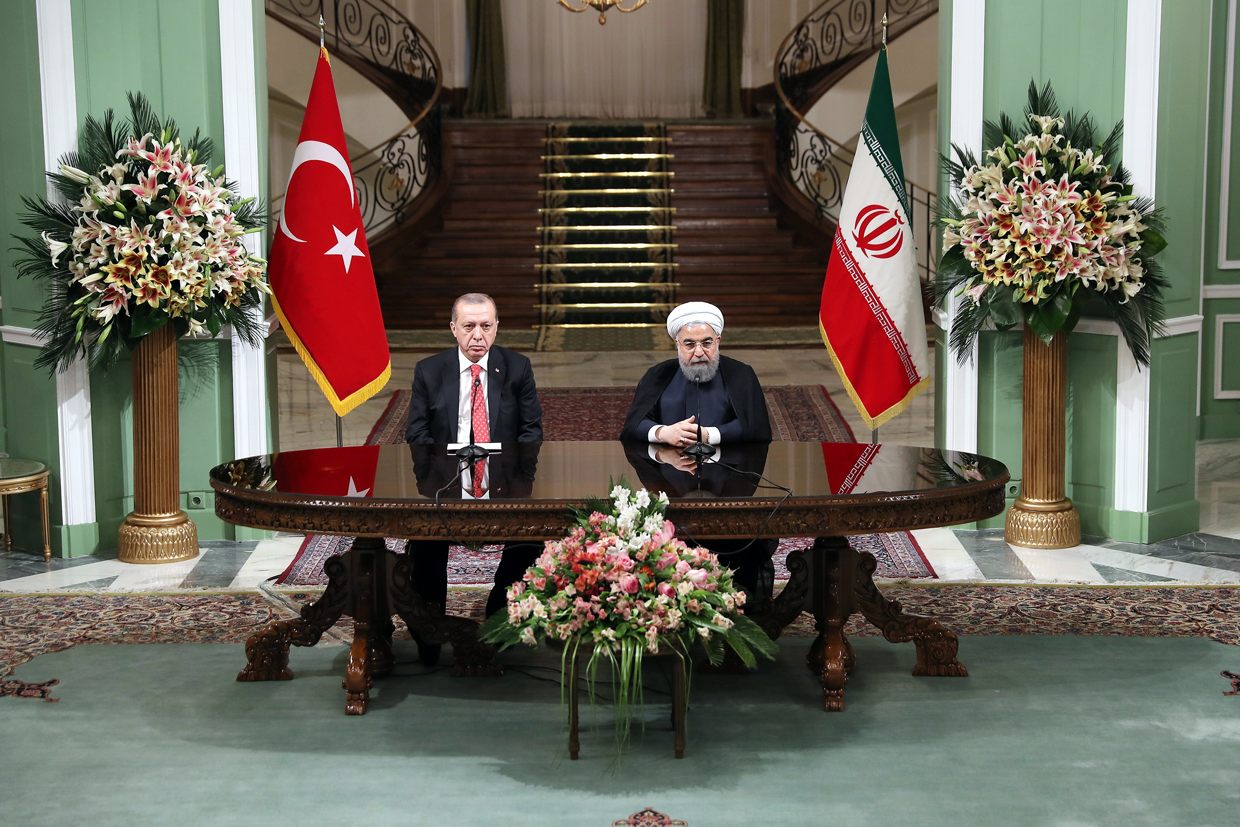 روحانی در نشست مشترک مطبوعاتی با اردوغان: عراق و سوریه کشورهای یکپارچه‌ای هستند و ما تغییر مرزهای جغرافیایی را به هیچ وجه نخواهیم پذیرفت