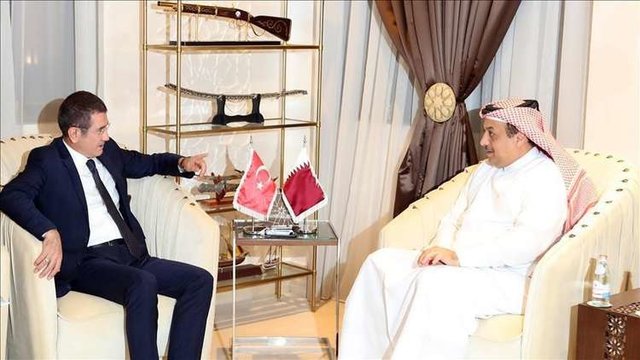 سفر وزیر دفاع ترکیه به قطر و تاکید دو طرف بر افزایش همکاری‌های نظامی