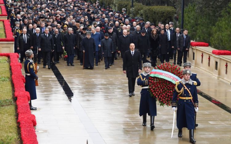 مردم جمهوری آذربایجان سالروز حادثه 20 ژانویه را گرامی داشتند