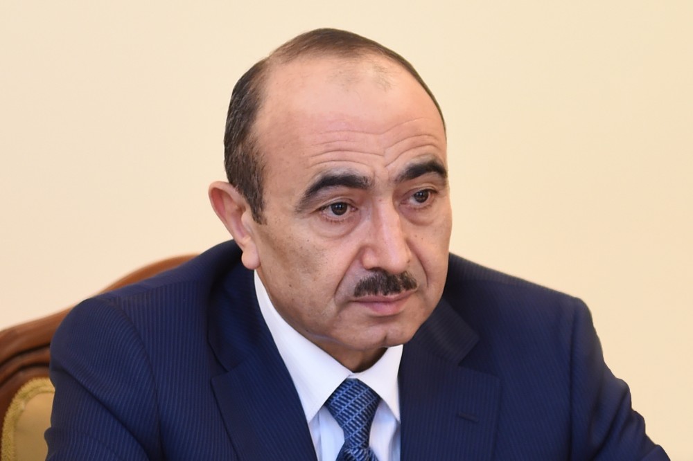 دستیار رئیس جمهوری آذربایجان دلایل برگزاری انتخابات زود هنگام در این کشور را تشریح کرد