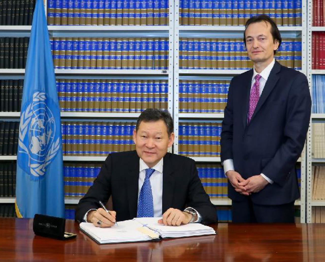 قزاقستان قرارداد منع سلاح های هسته ای را امضا کرد
