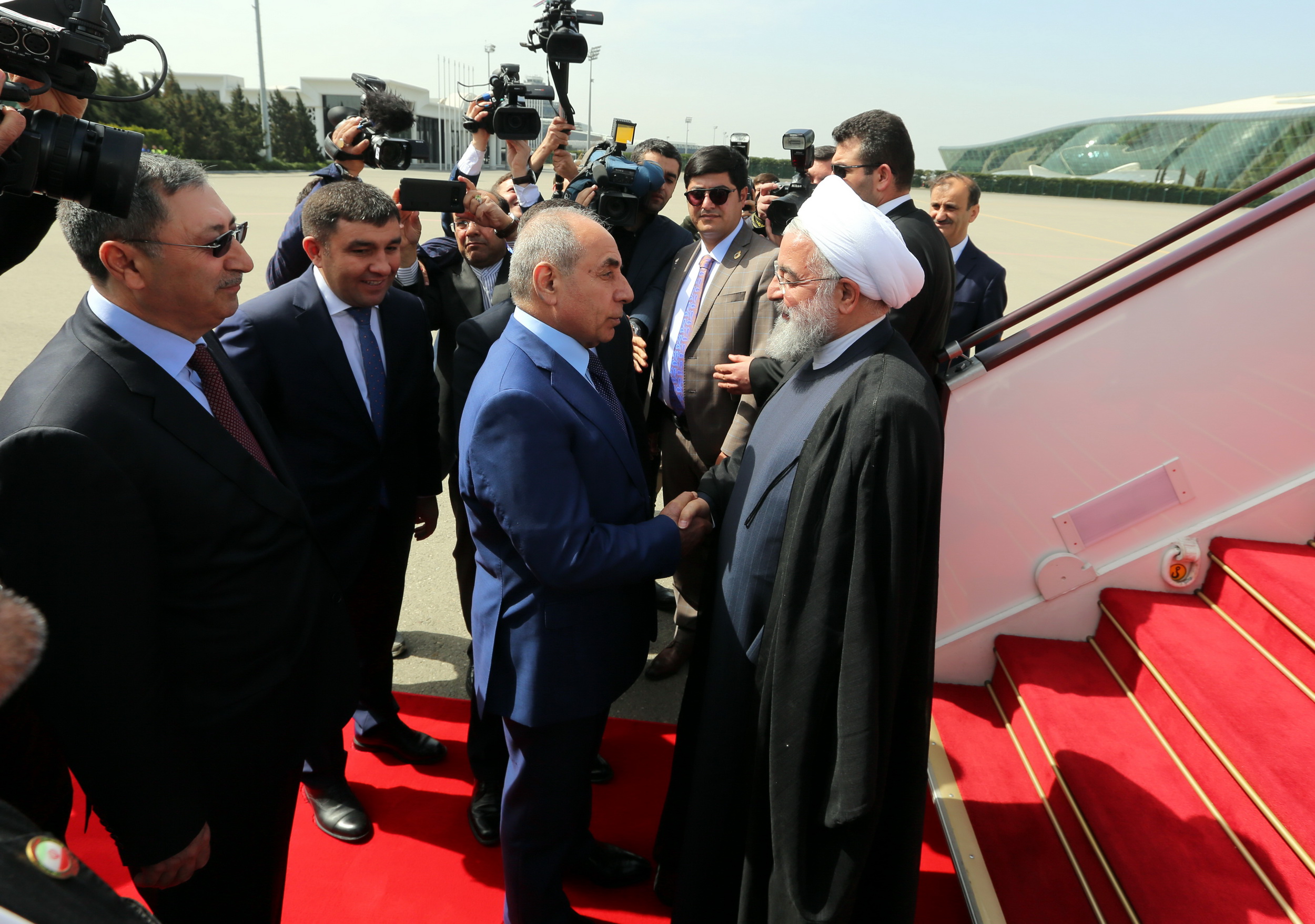 به منظور دیدار رسمی از جمهوری آذربایجان؛ دکتر روحانی وارد باکو شد
