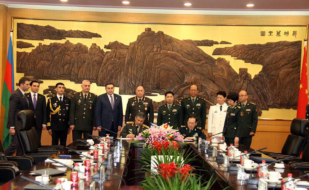 جمهوری آذربایجان و چین توافقنامه نظامی امضا کردند
