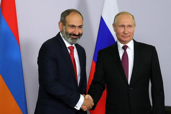 پاشینیان خواستار توسعه روابط نظامی ارمنستان با روسیه شد