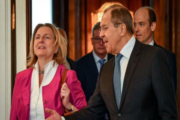 گفتگوی وزیران خارجه روسیه و اتریش درباره اتهام جاسوسی وین به مسکو