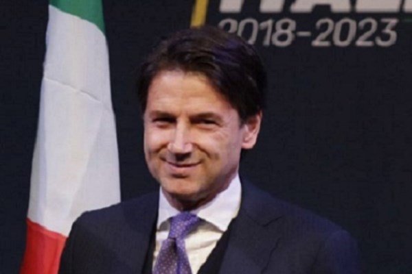 نخست وزیر ایتالیا: ایتالیا برای لغو تحریم اروپا علیه روسیه تلاش می‌کند
