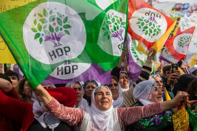 راهپیمایی هزاران تن در ترکیه در حمایت از اعتصاب غذای حامیان اوجالان