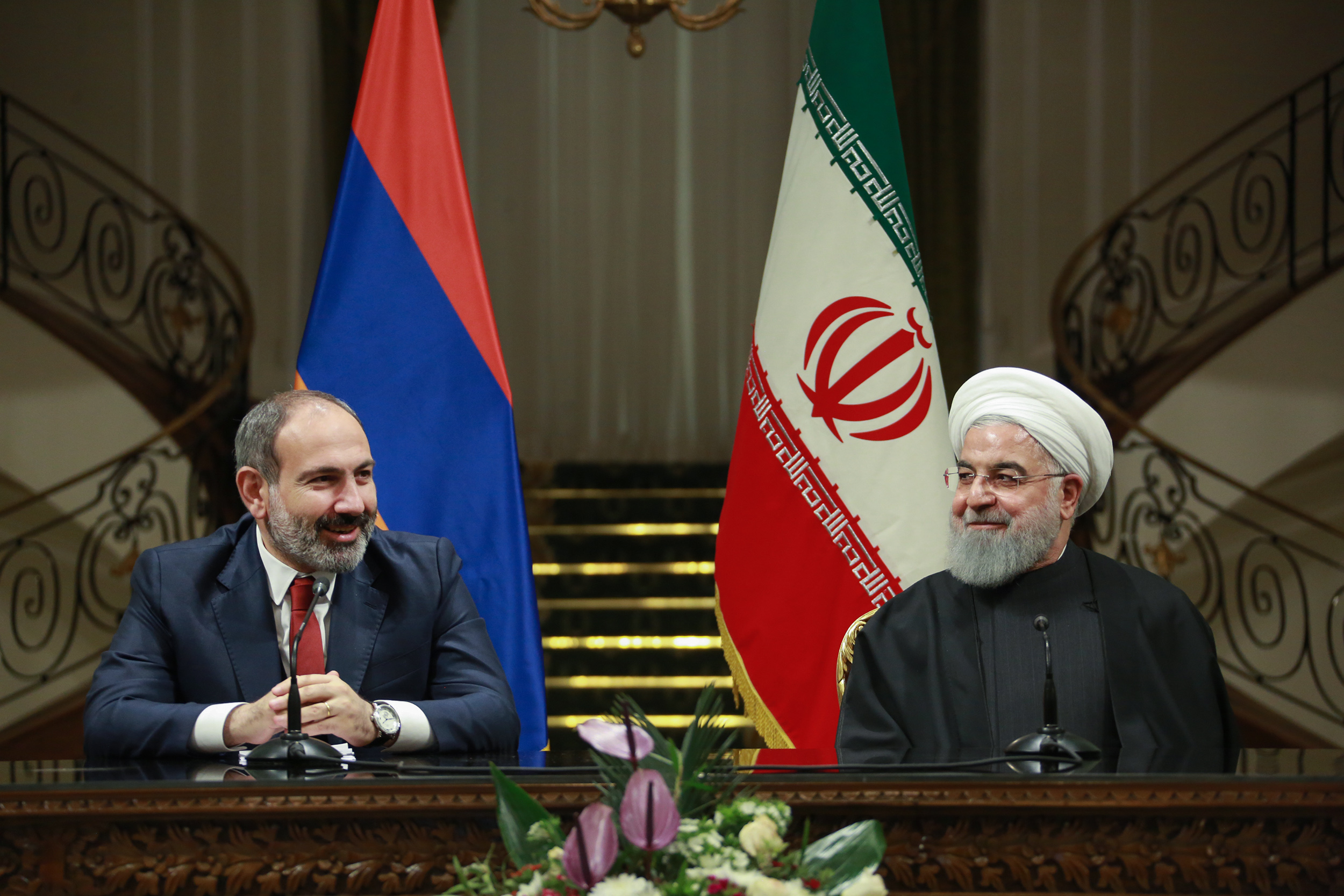 دکتر روحانی: ایران همواره خواهان توسعه روابط و همکاری‌های خود با کشورهای همسایه بویژه ارمنستان است