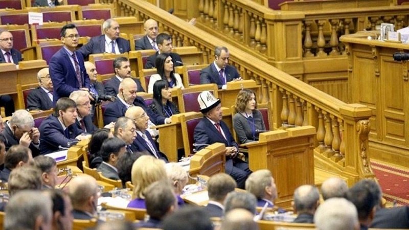 ارائه طرح "دریافت مجوز رسمی کار برای مهاجران خارجی" به پارلمان قرقیزستان