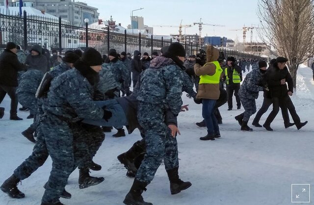 مردم قزاقستان با درخواست اصلاحات سیاسی به خیابان آمدند