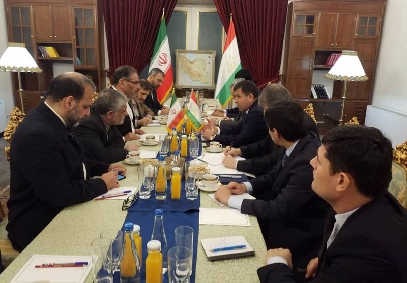 شمخانی: هیچ محدودیتی در توسعه همکاری‌های دوجانبه با تاجیکستان نداریم