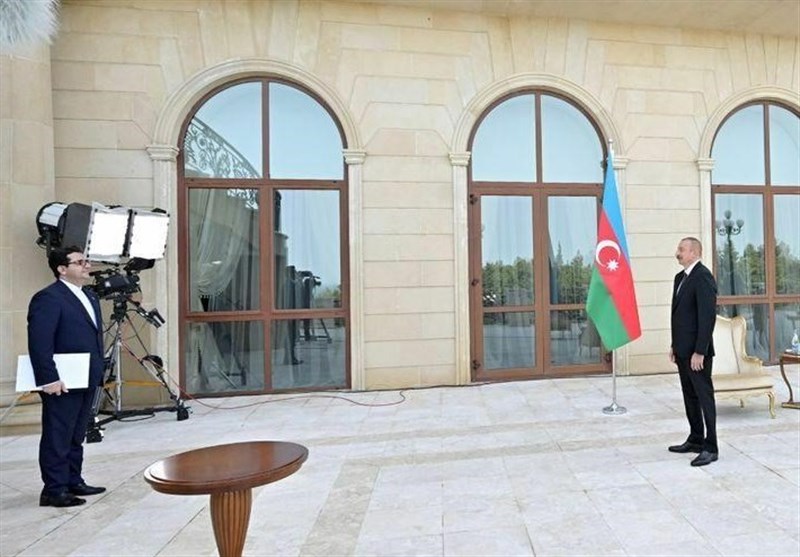موسوی استوارنامه خود را تقدیم رئیس جمهور آذربایجان کرد